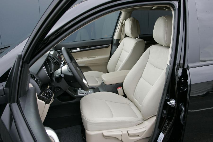  Kia Sorento 2010 года  (фото 42 из 238)